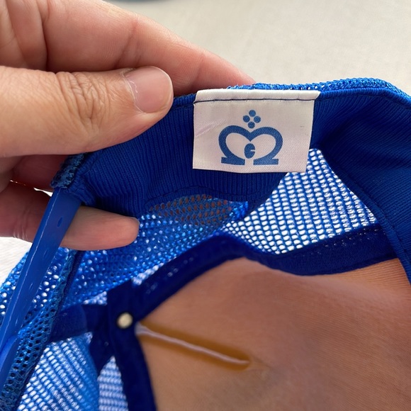 Bundle of Trucker Style Baseball Hats - Picture 9 of 17